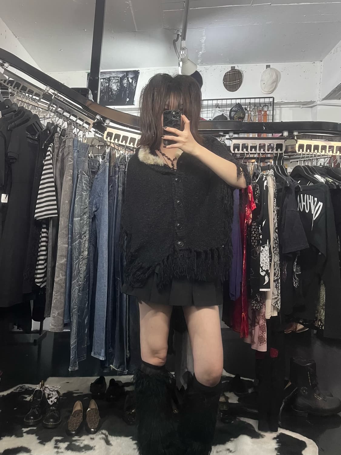 블랙 테슬 퍼 케이프 상품이미지1