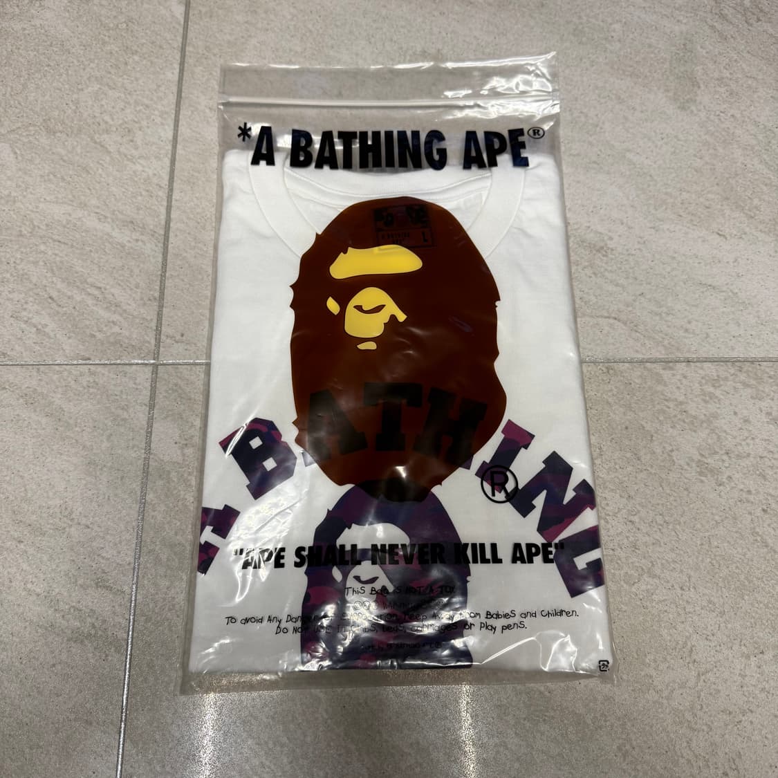 미개봉 새상품 [L] 베이프 컬러 카모 컬리지 티셔츠 화이트 퍼플 판매 상품이미지2