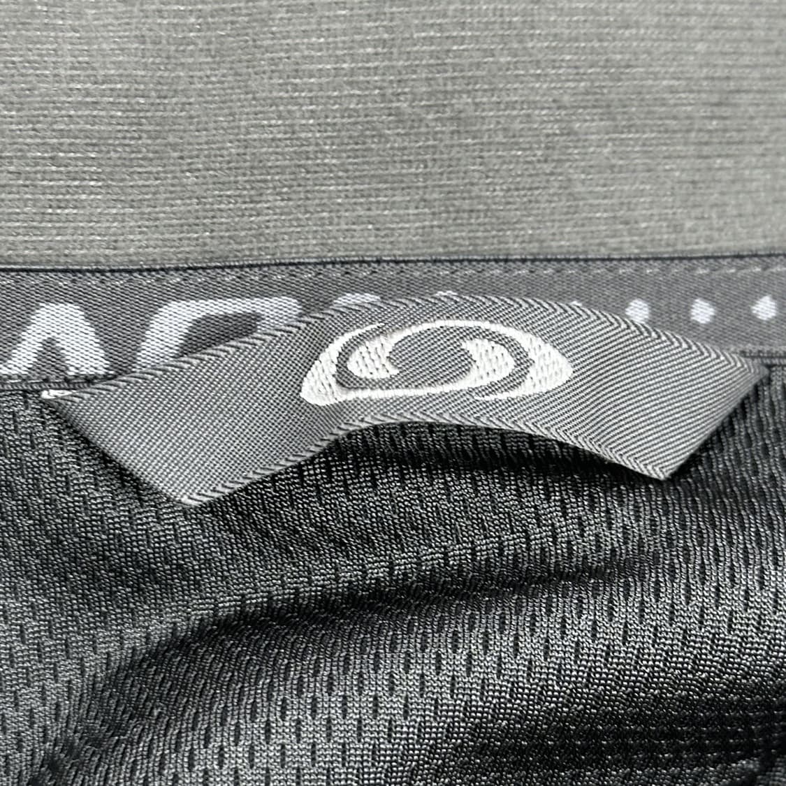 살로몬 레트로 풀오버 레드 투웨이 바람막이 점퍼 (M) 상품이미지10