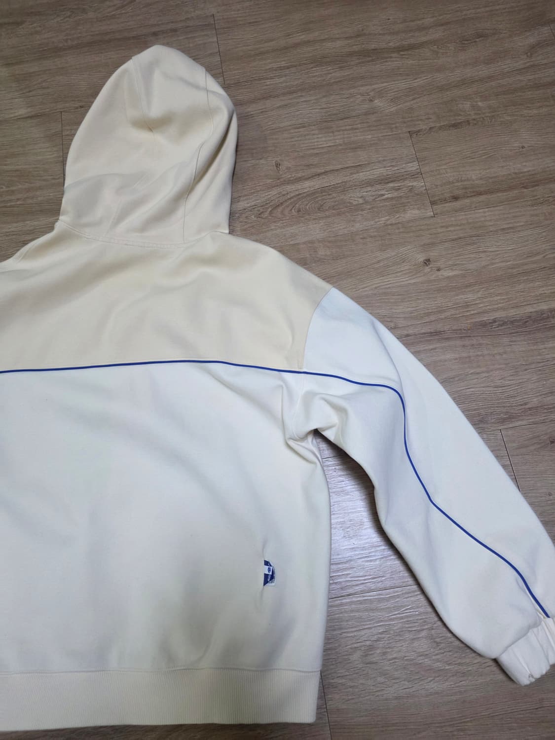 아더에러 후디 2사이즈 상품이미지3