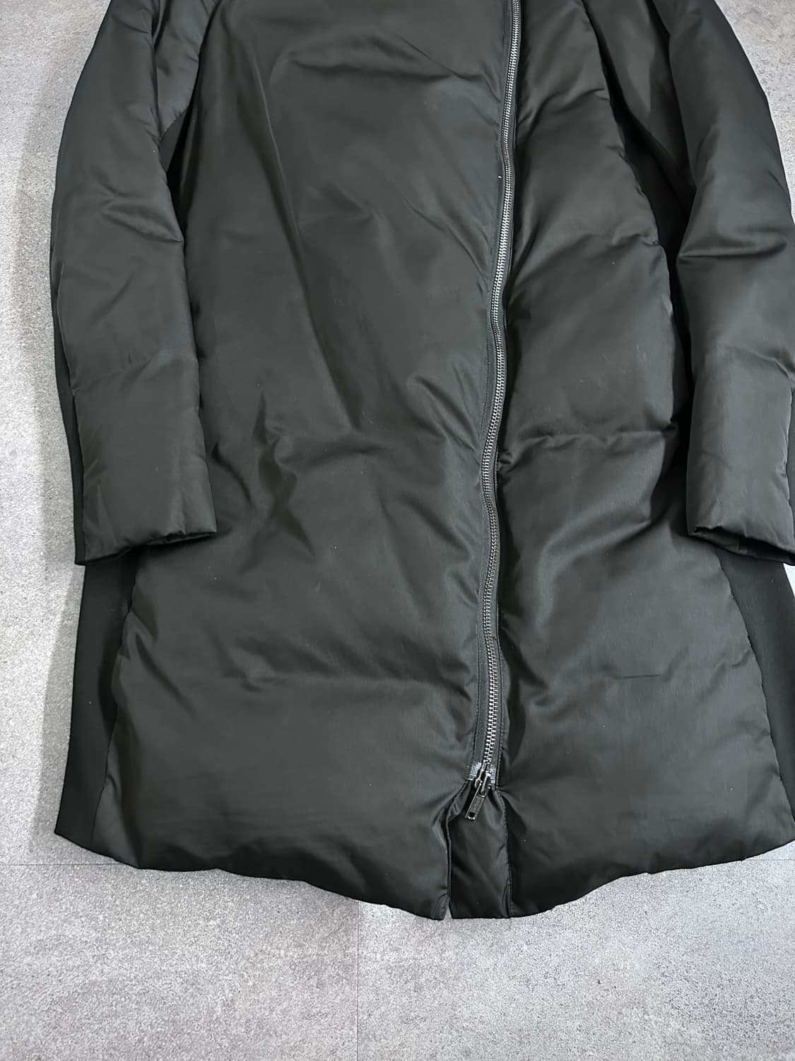 Dkny 사선 지퍼 고딕 패딩 상품이미지8