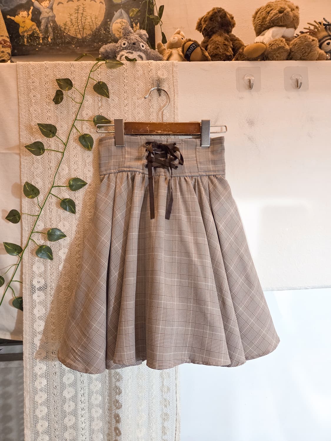 아일렛 체크 미디 스커트 상품이미지1