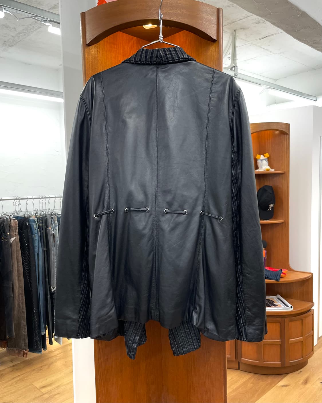 [L] 발망 플리츠 레더 자켓 상품이미지6
