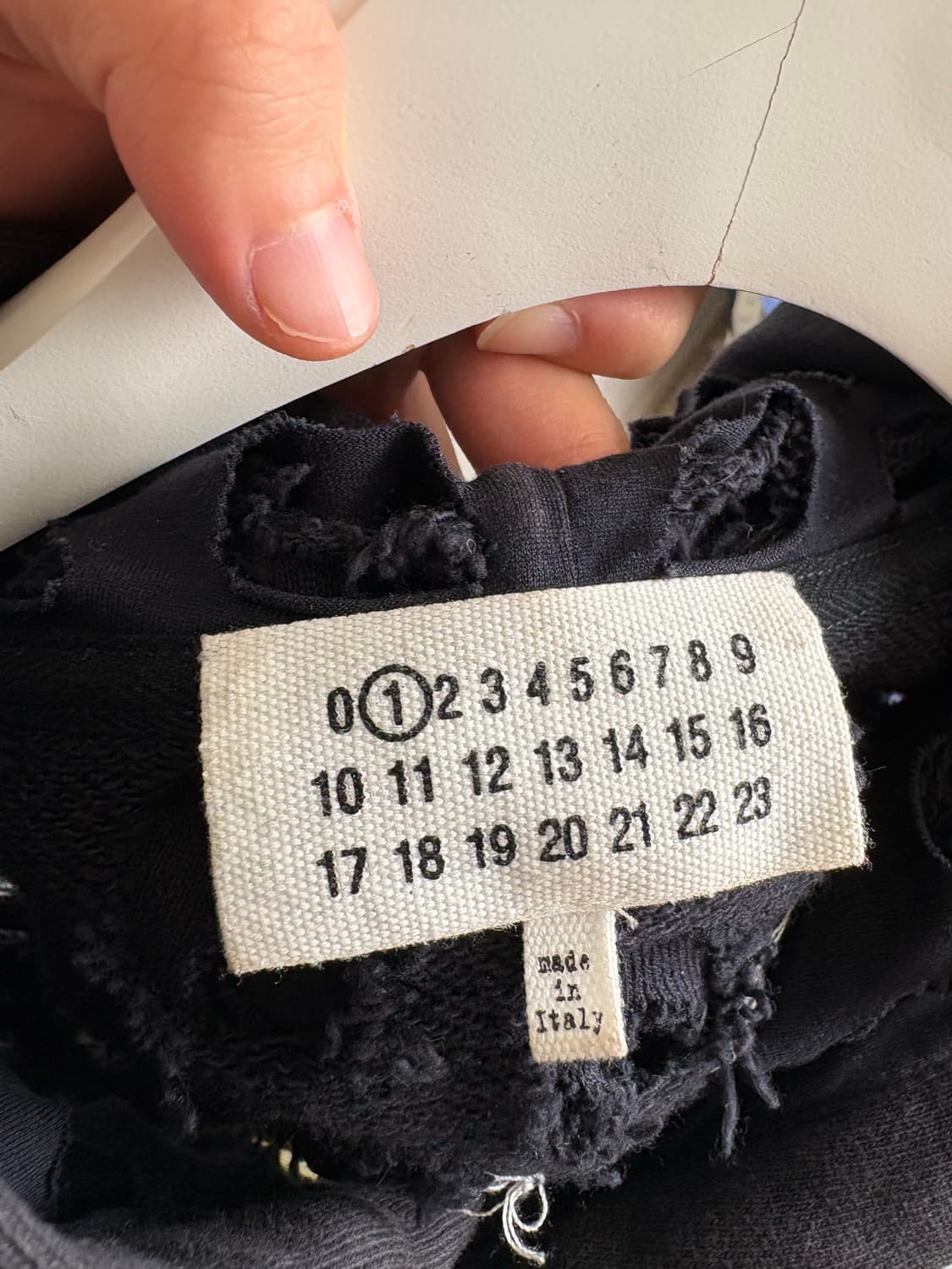 마르지엘라 펀칭 후드티 상품이미지3