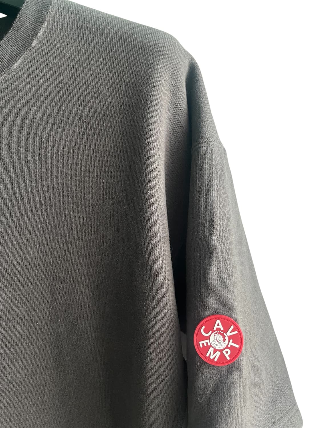 [L] 카브엠트 사이드 심 DBL 니트 반팔 티셔츠 차콜 그레이 상품이미지2