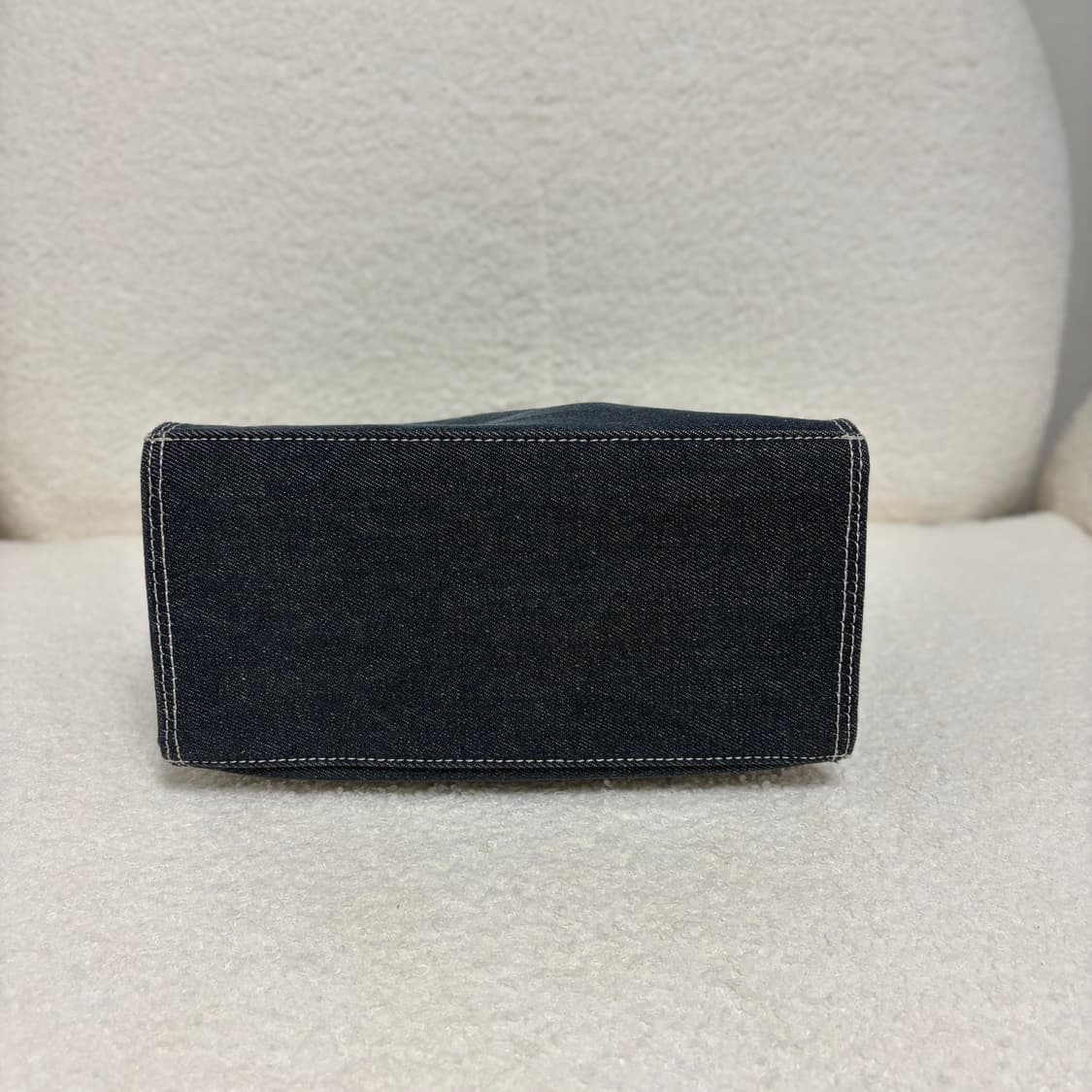 꾸레쥬 미니 아크릴 핸들 토트백-데님 상품이미지4