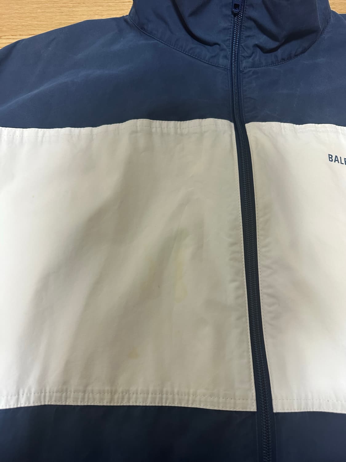 발렌시아가 로고 윈드브레이커 바람막이 상품이미지3