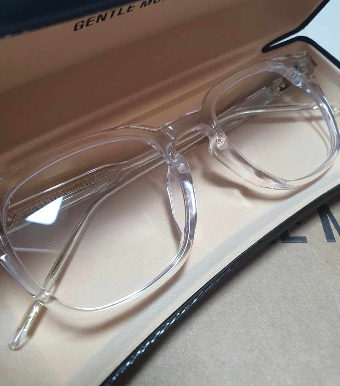 [젠틀몬스터]쿠보 클리어 / 뿔테 안경 상품이미지3