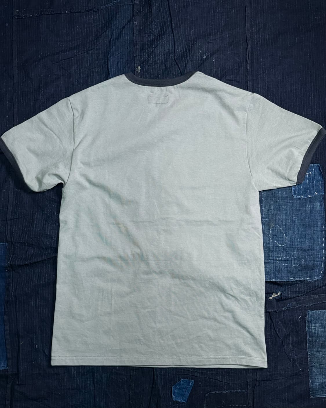 모쿠토 박쥐패턴(Good Luck) 링거티 - 차콜 M/L/XL 상품이미지5