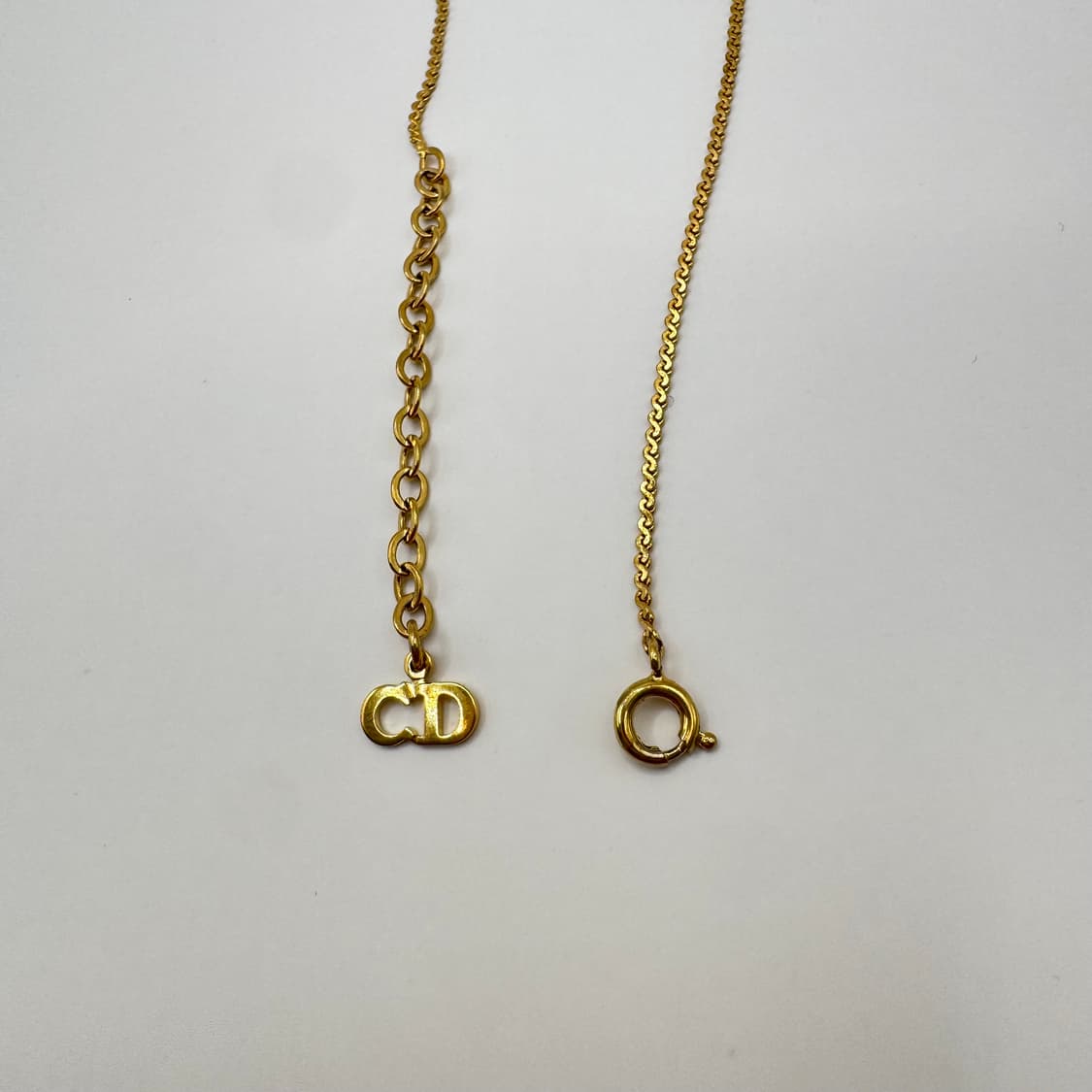 디올 CD 로고 미니멀 골드톤 목걸이 상품이미지2