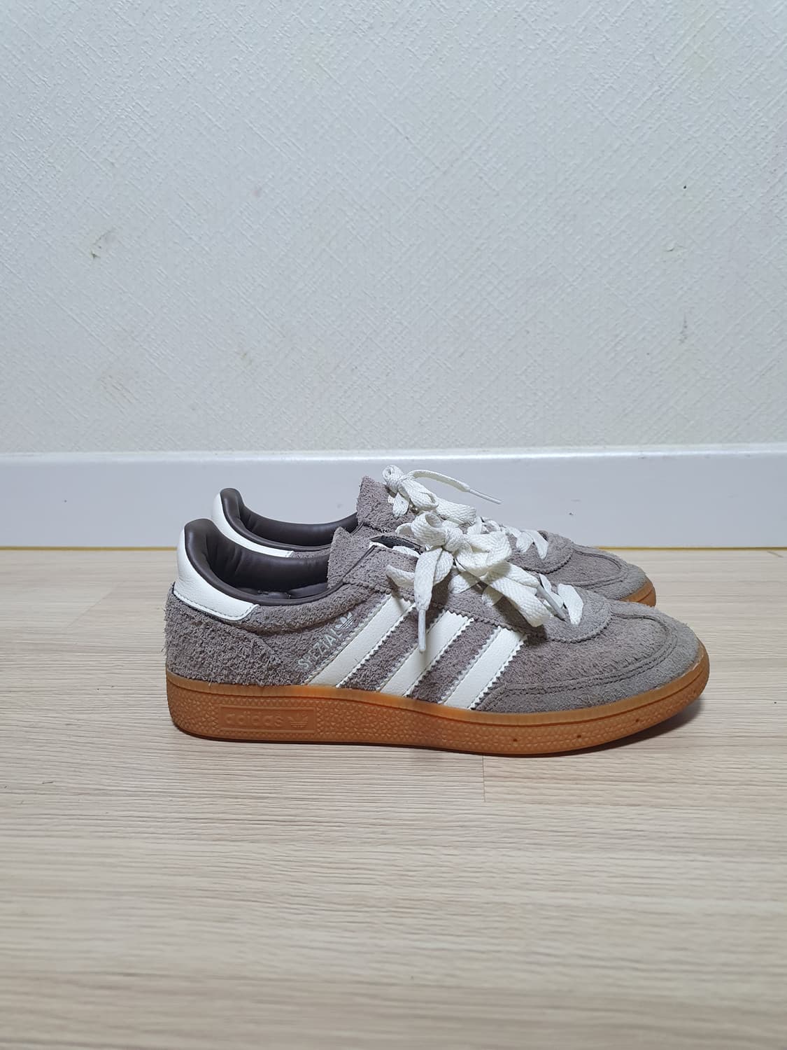 아디다스 스페지알 스웨이드 스니커즈 245 상품이미지1