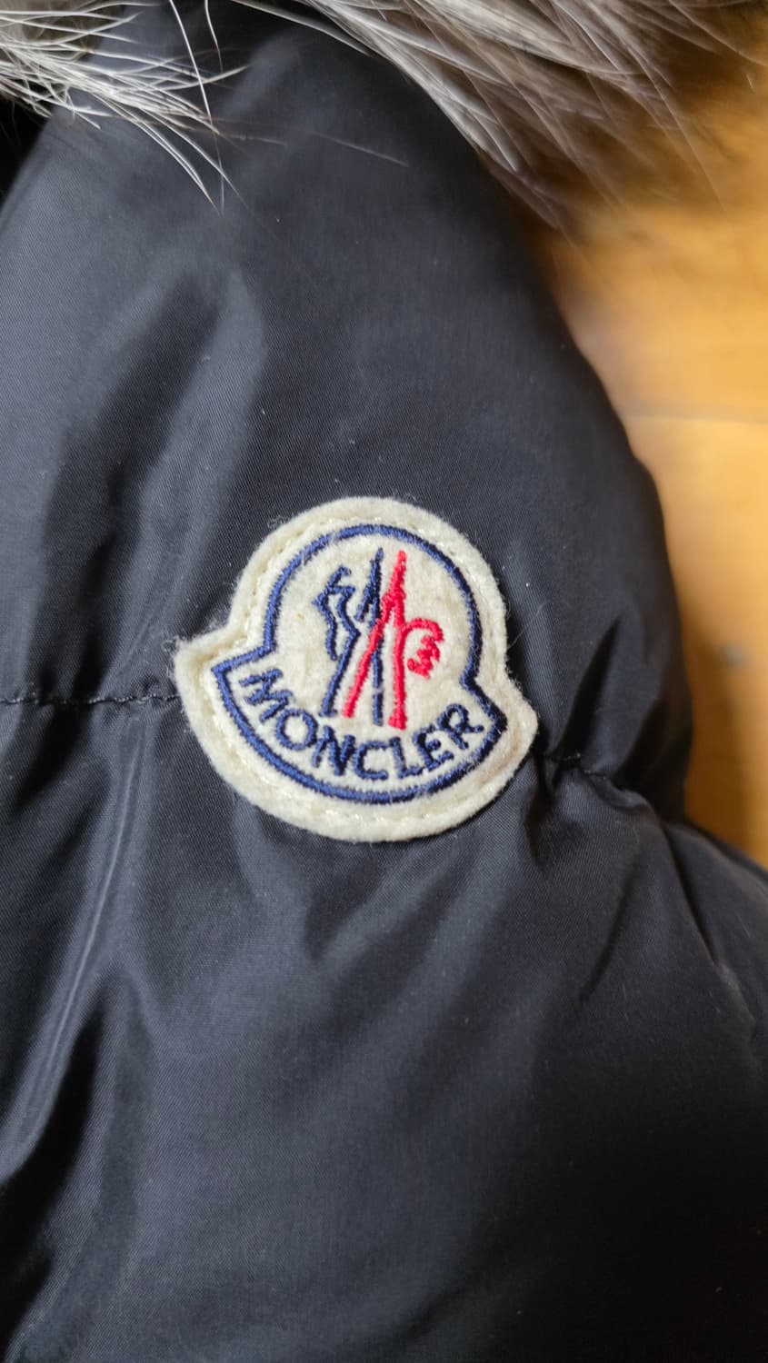 [0,새상품급]몽클레어 아프로티 실버폭스퍼 블랙 상품이미지2