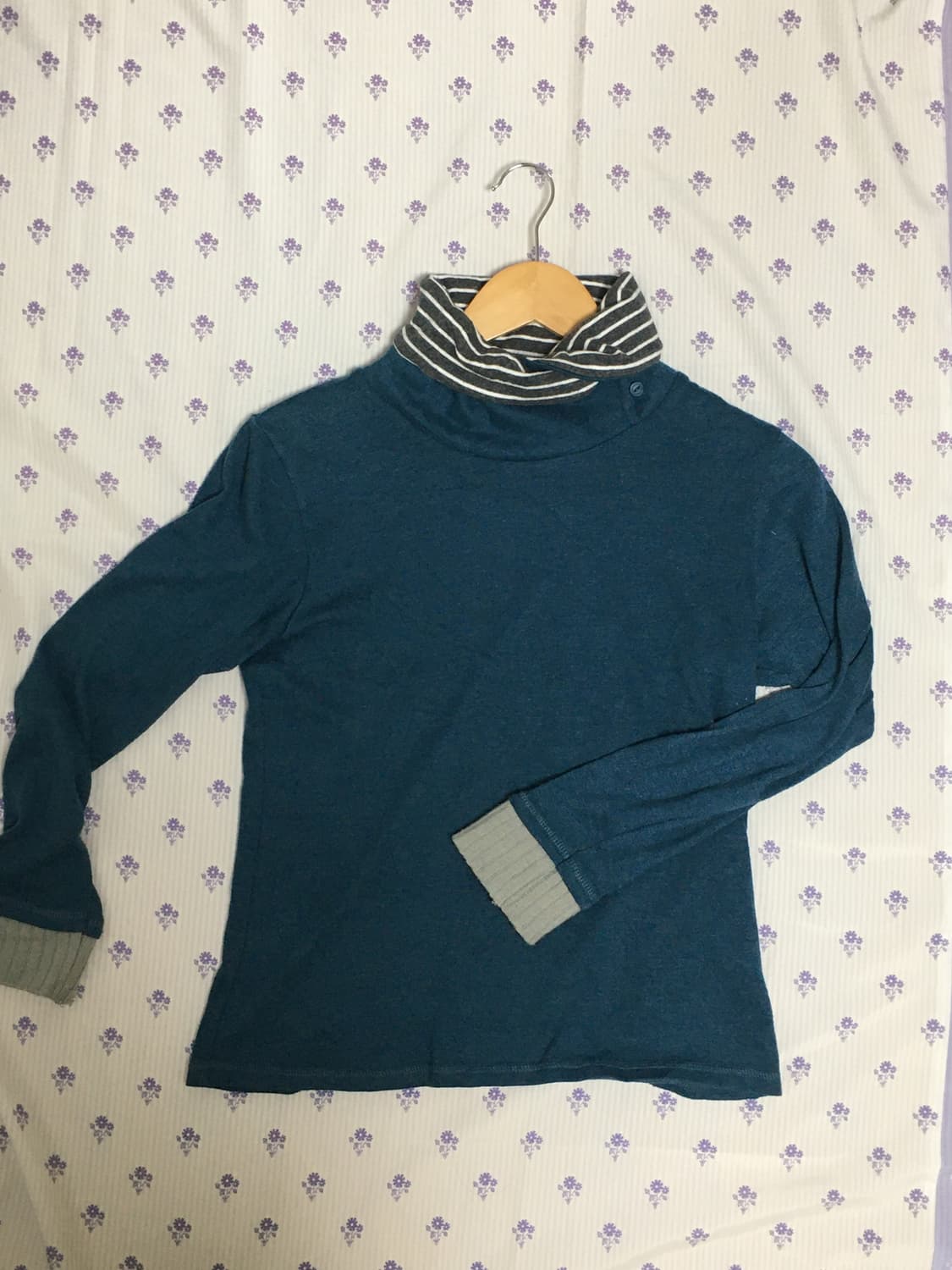 Cozy Turtleneck Long Sleeve Top 상품이미지1