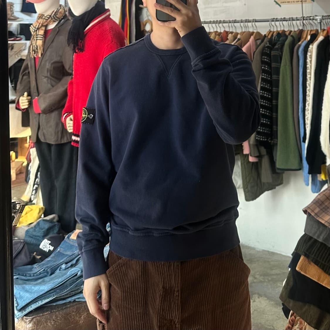 (착용컷) STONE ISLAND 와펜 맨투맨 (남성용 XL) 상품이미지4