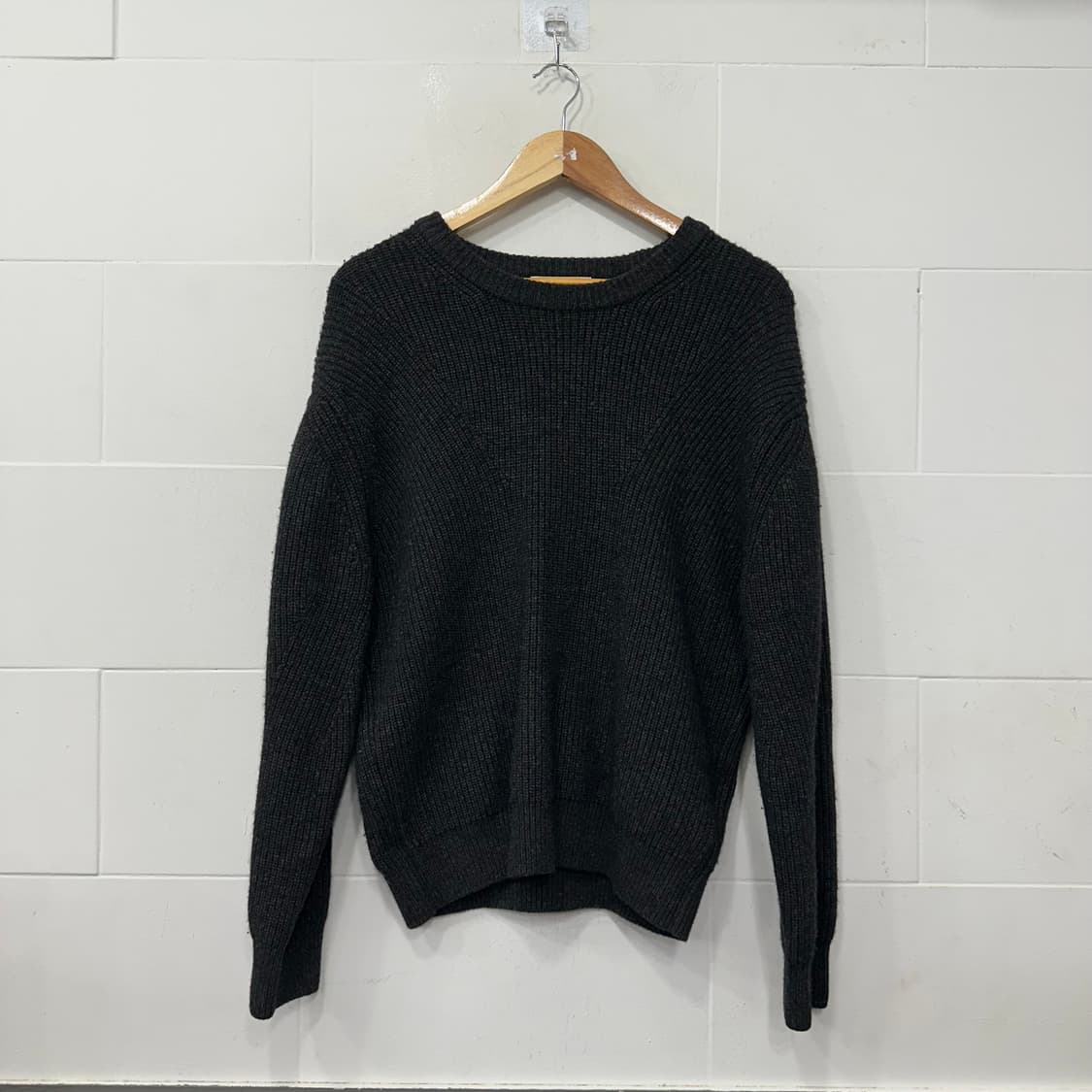 쿠어 크루넥 니트 상품이미지1