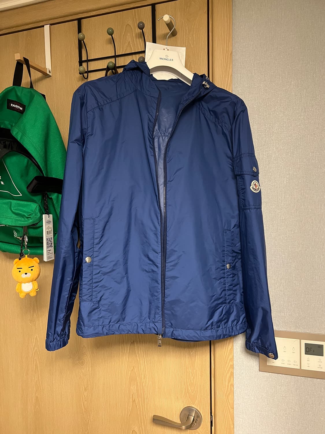 몽클레어 에티아슈 후드 레인 자켓 상품이미지6