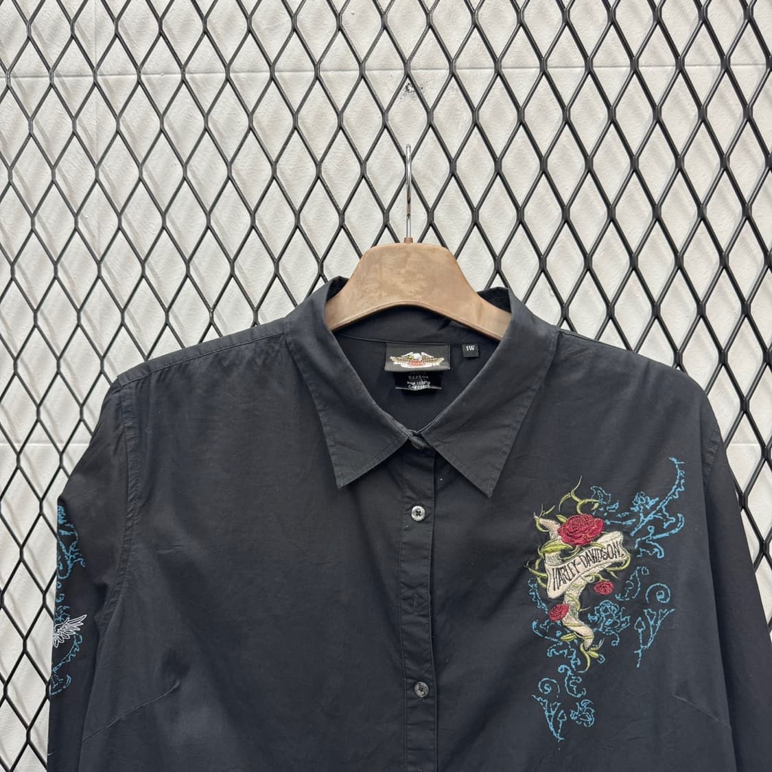 할리데이비슨 긴팔 셔츠 우먼스 장미 레터링 자수 로고 디테일 블랙 상품이미지3