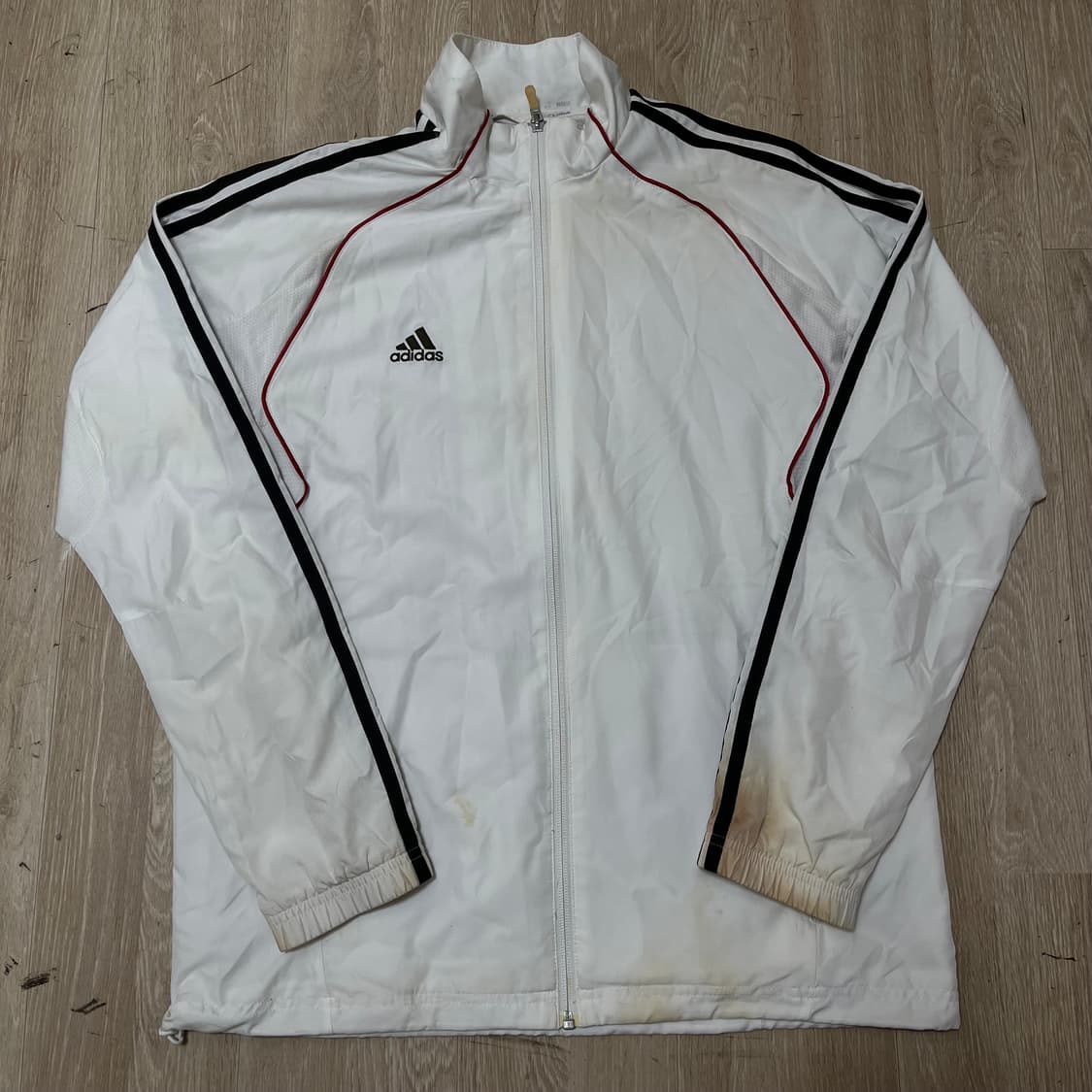 아디다스 화이트 레드 라인 바람막이 L/100 상품이미지1