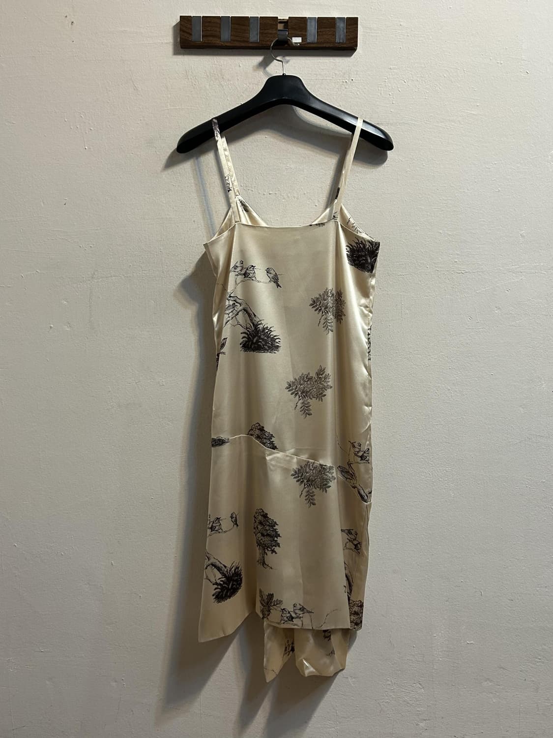 로우클래식 새틴 버드 프린트 드레이프 슬립 드레스 상품이미지6