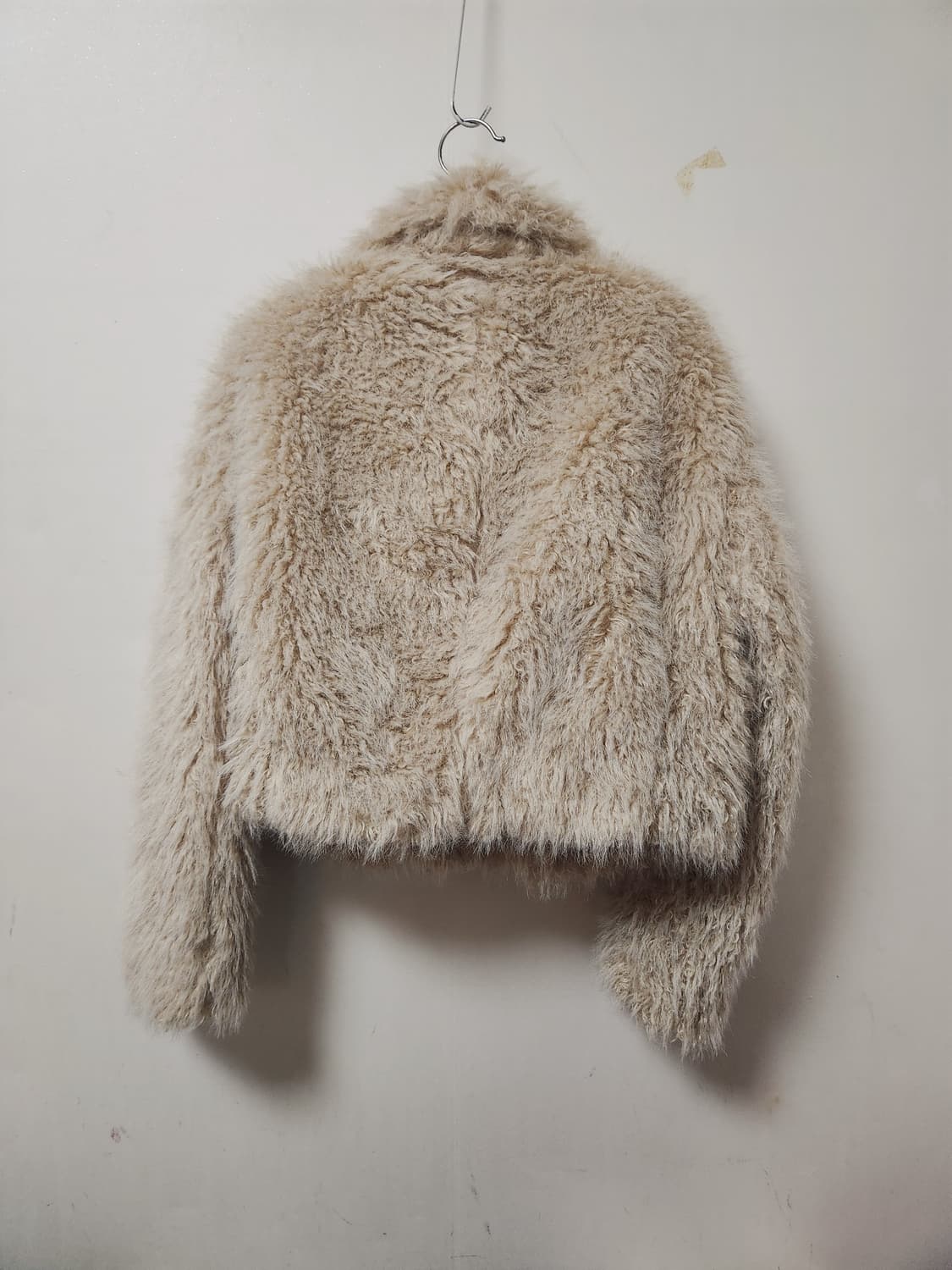 RAIVE 레이브 크롭 퍼 자켓 아이보리 상품이미지8