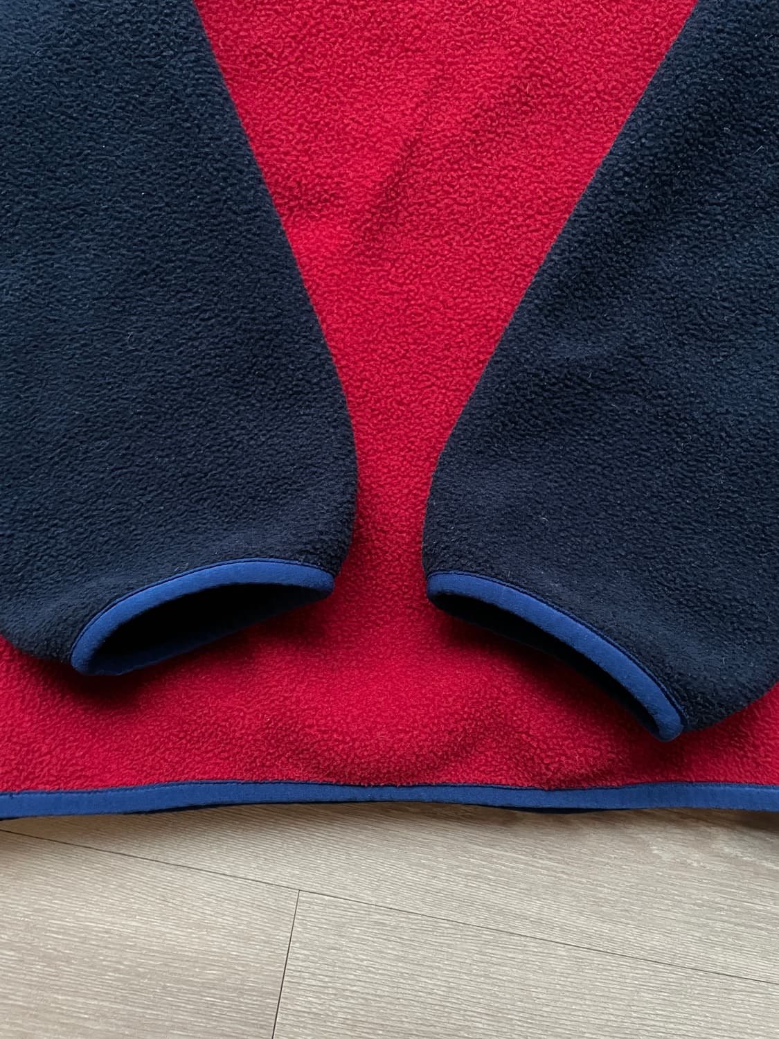 파타고니아 신칠라 레드 블루 플리스 켄달 제너 상품이미지6