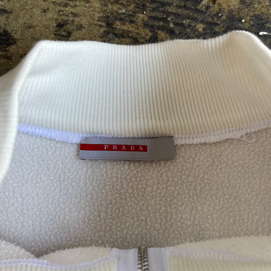 프라다 레드라인 화이트 플리스 자켓 상품이미지4