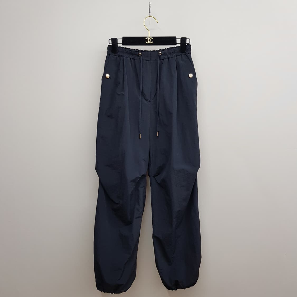 한섬 SJSJ 2023 드로우스트링  포켓 팬츠 64-94사이즈 상품이미지3