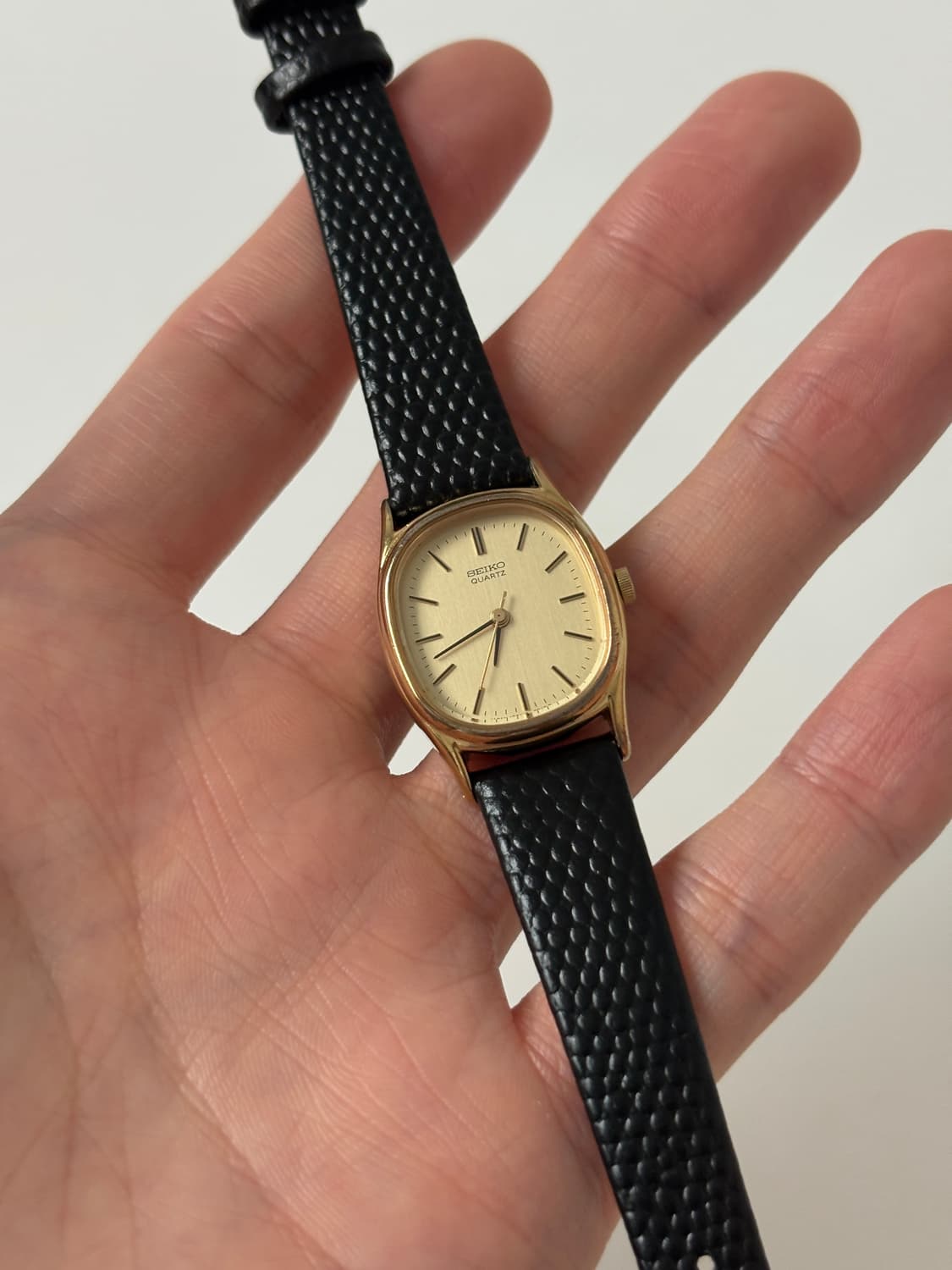 1980s Gold Oval Case Ladies Quartz 상품이미지1