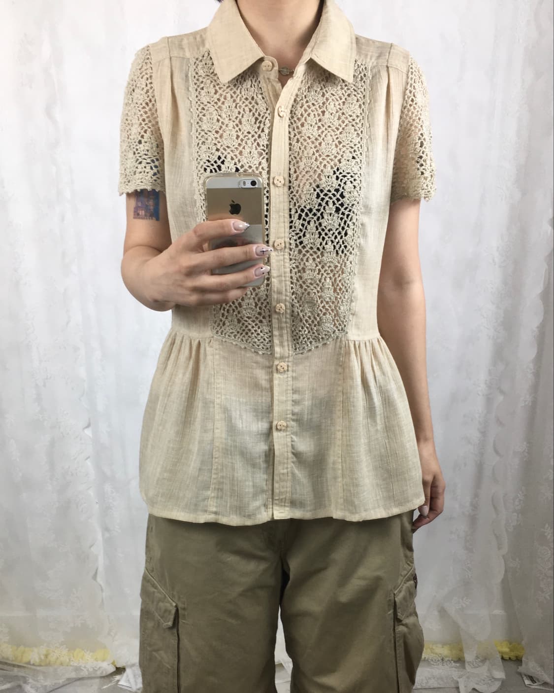 JPN beige triacetate blend crochet top 상품이미지1
