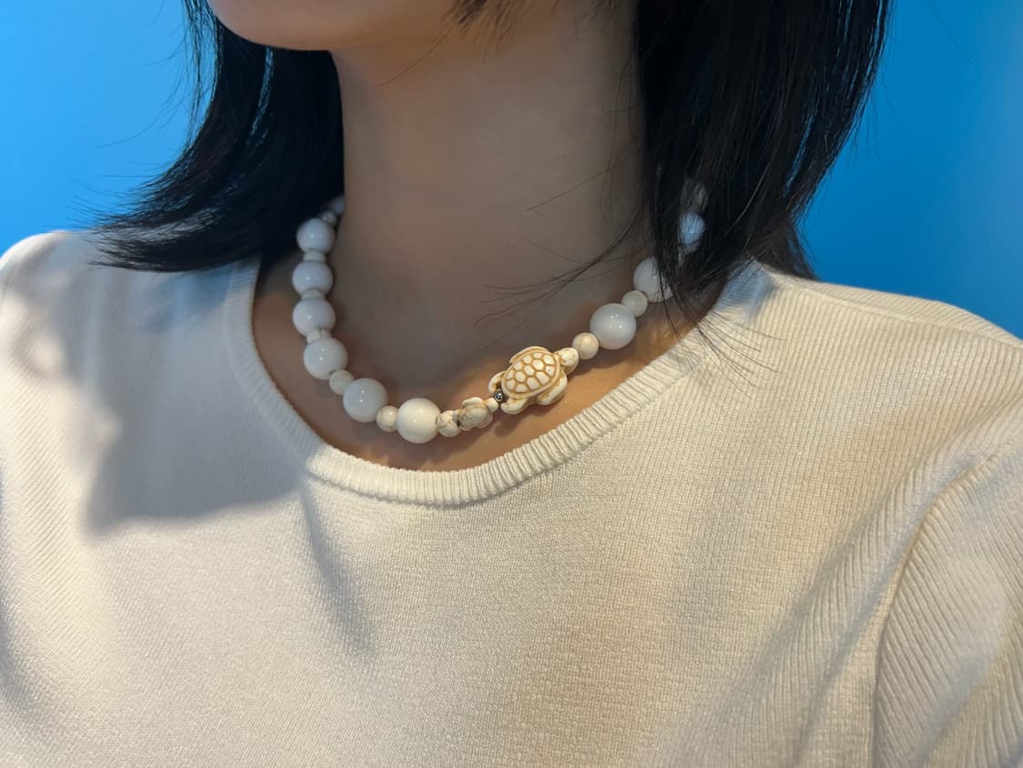 White turtle necklace  상품이미지1