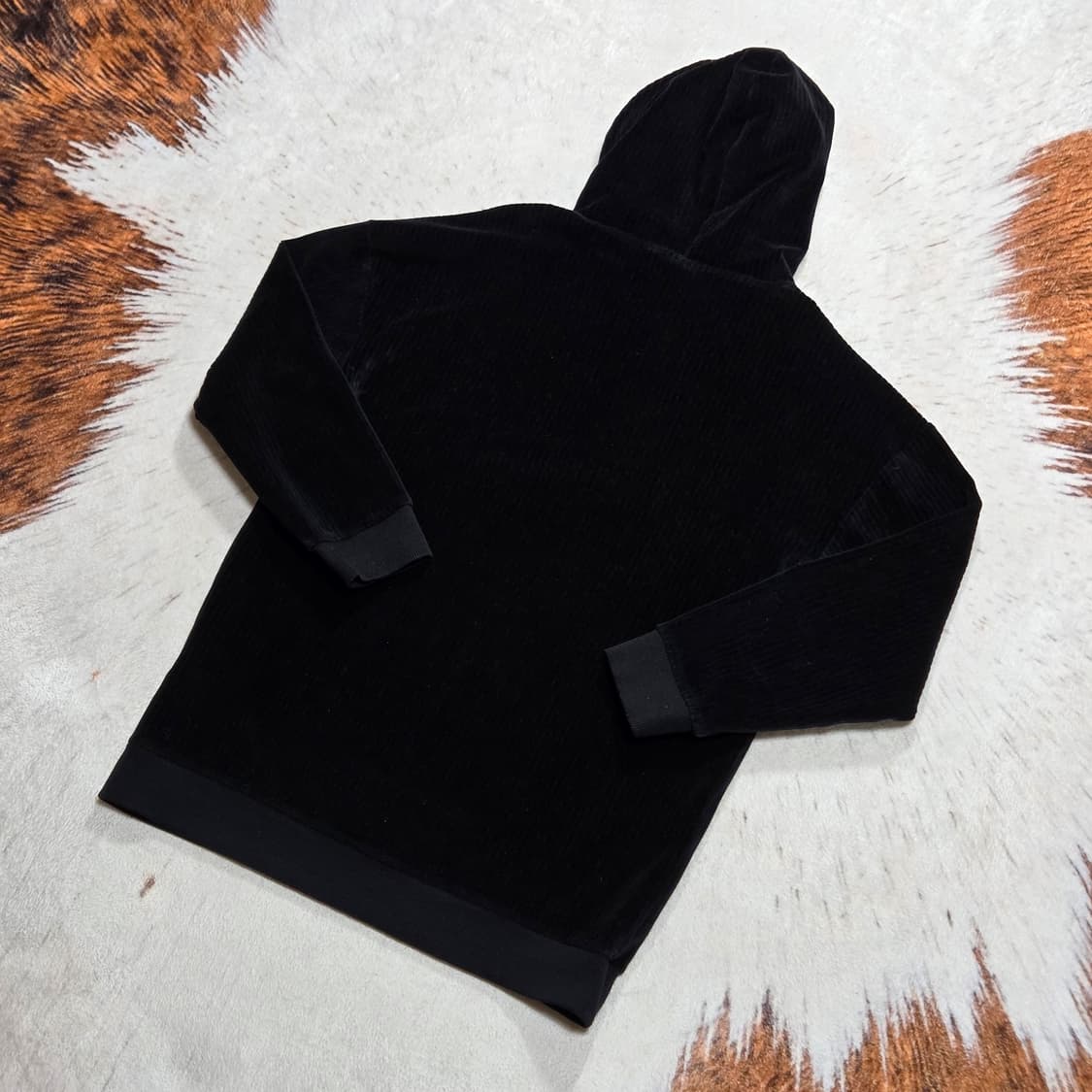 푸마 벨벳 블랙 후드티 상품이미지4