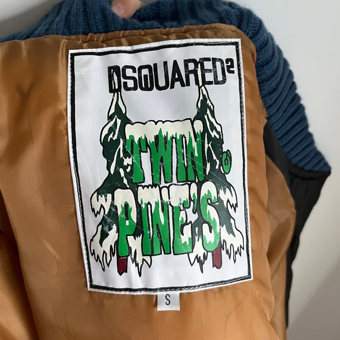 Dsquared2 " Mother Fluff " Bomber Jacket 상품이미지10