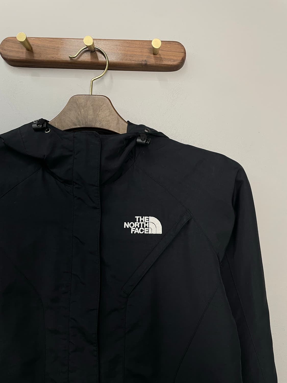 노스페이스 블랙 후드 바람막이 H2159 상품이미지3