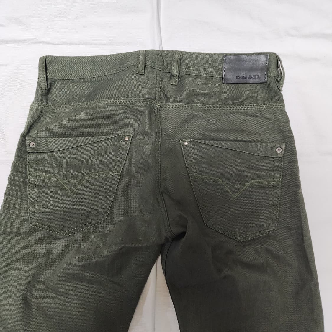 디젤 크루리 레귤러 슬림 워크웨어 아메카지 카키팬츠 상품이미지6