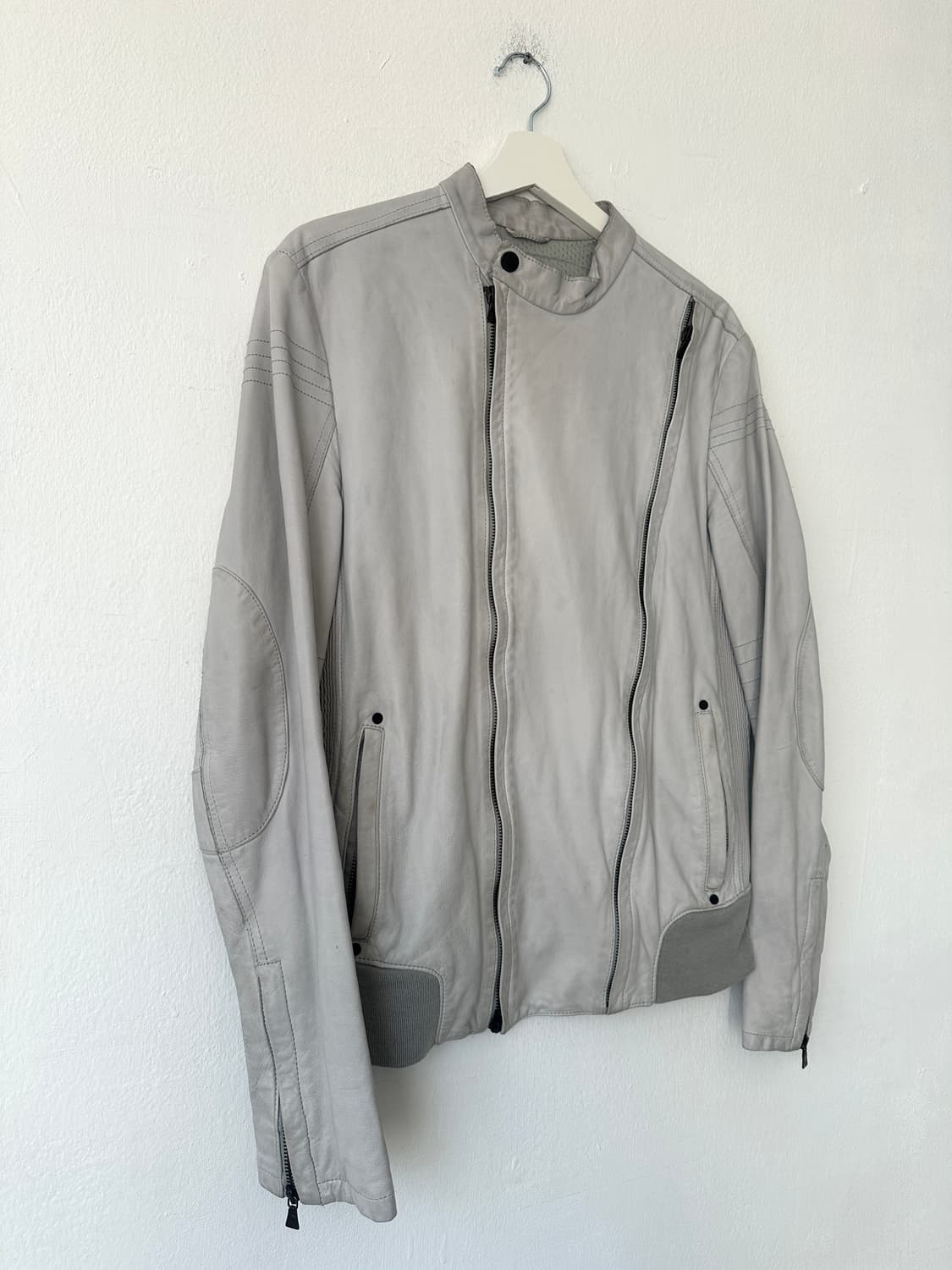 닐바렛x퓨마 더블지퍼 램스킨 레더 자켓 그레이 상품이미지1