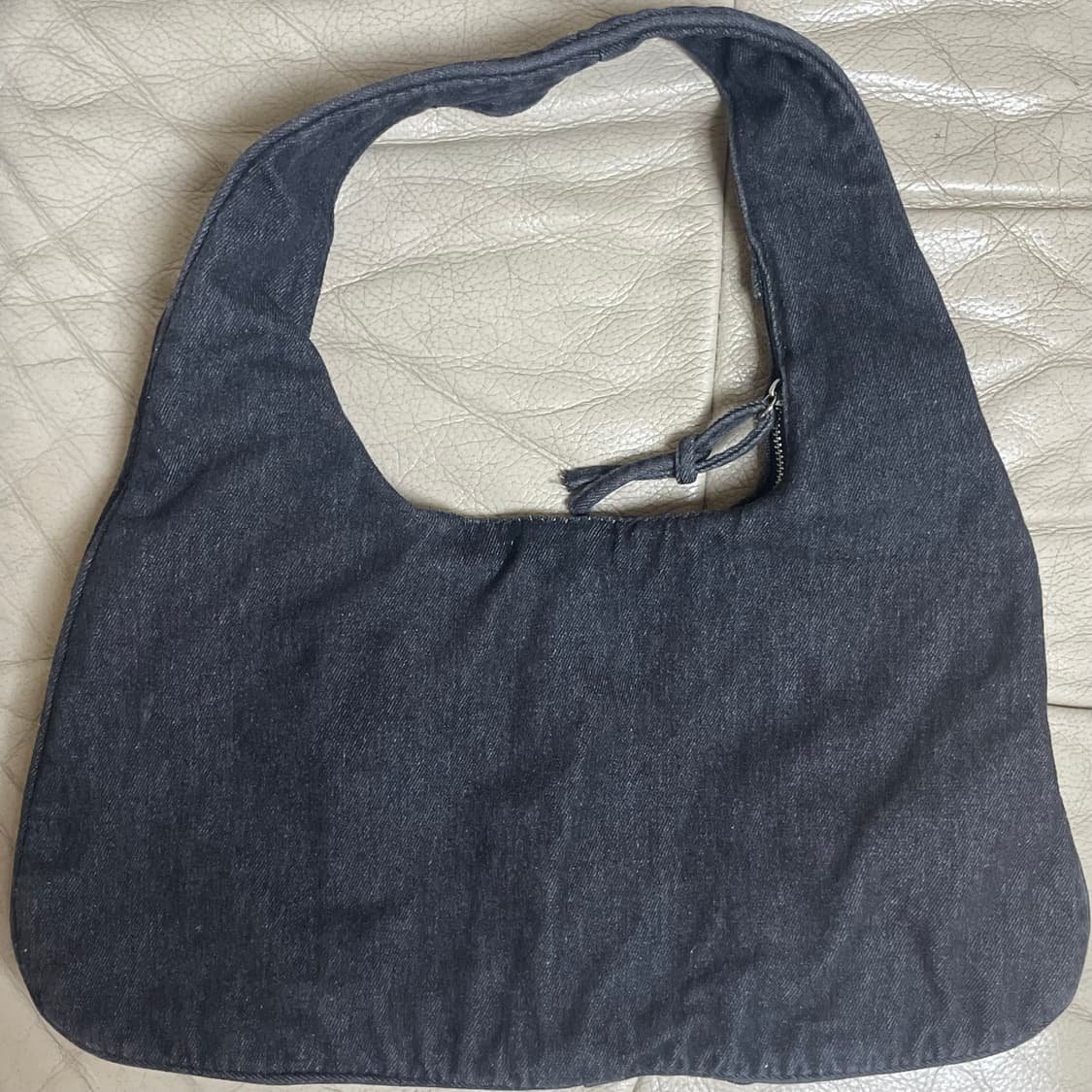 무센트 웨이브 데님 숄더백 블랙 상품이미지2