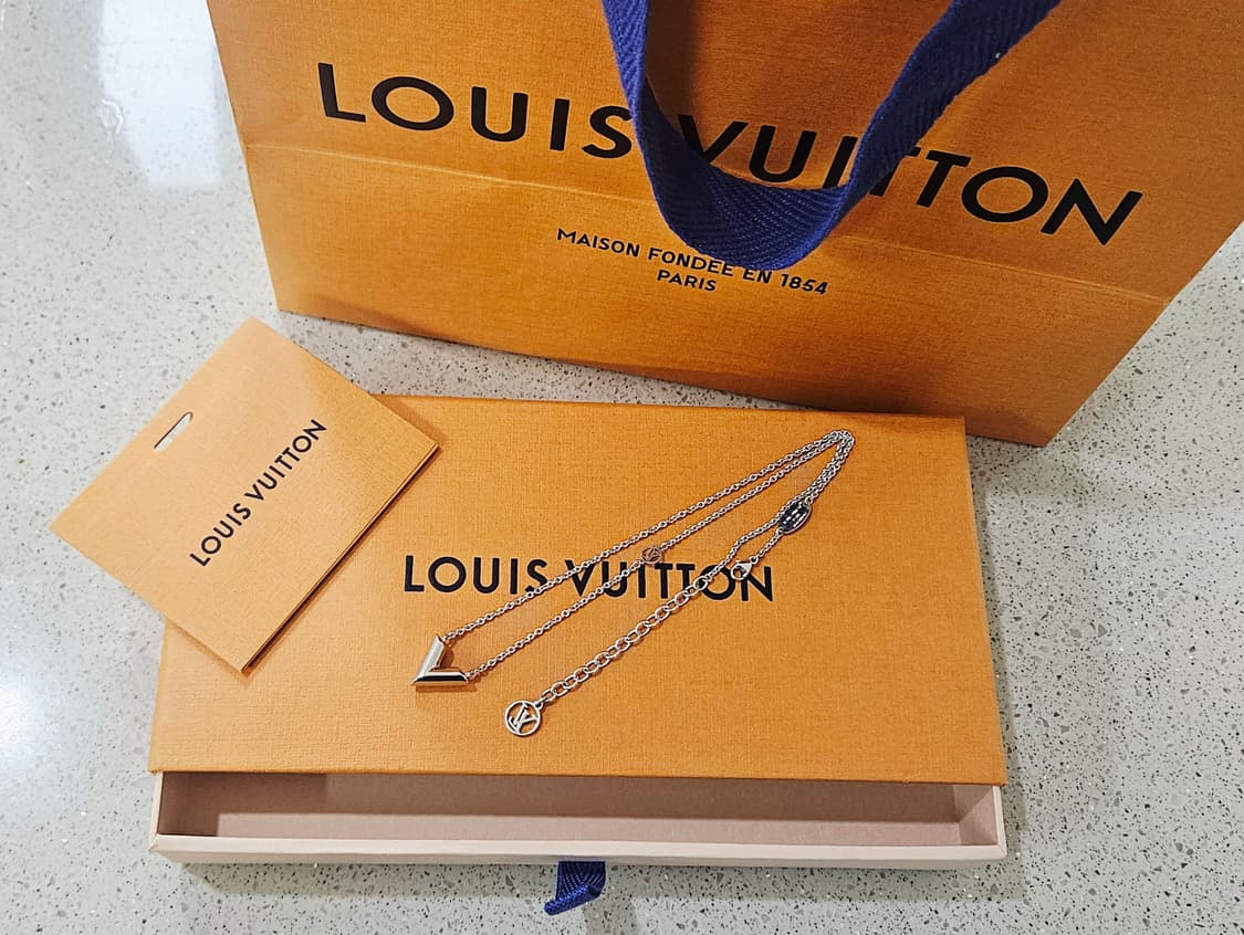 [상태최상] 루이비통 에센셜 V목걸이 실버 신형 [정품] 상품이미지6