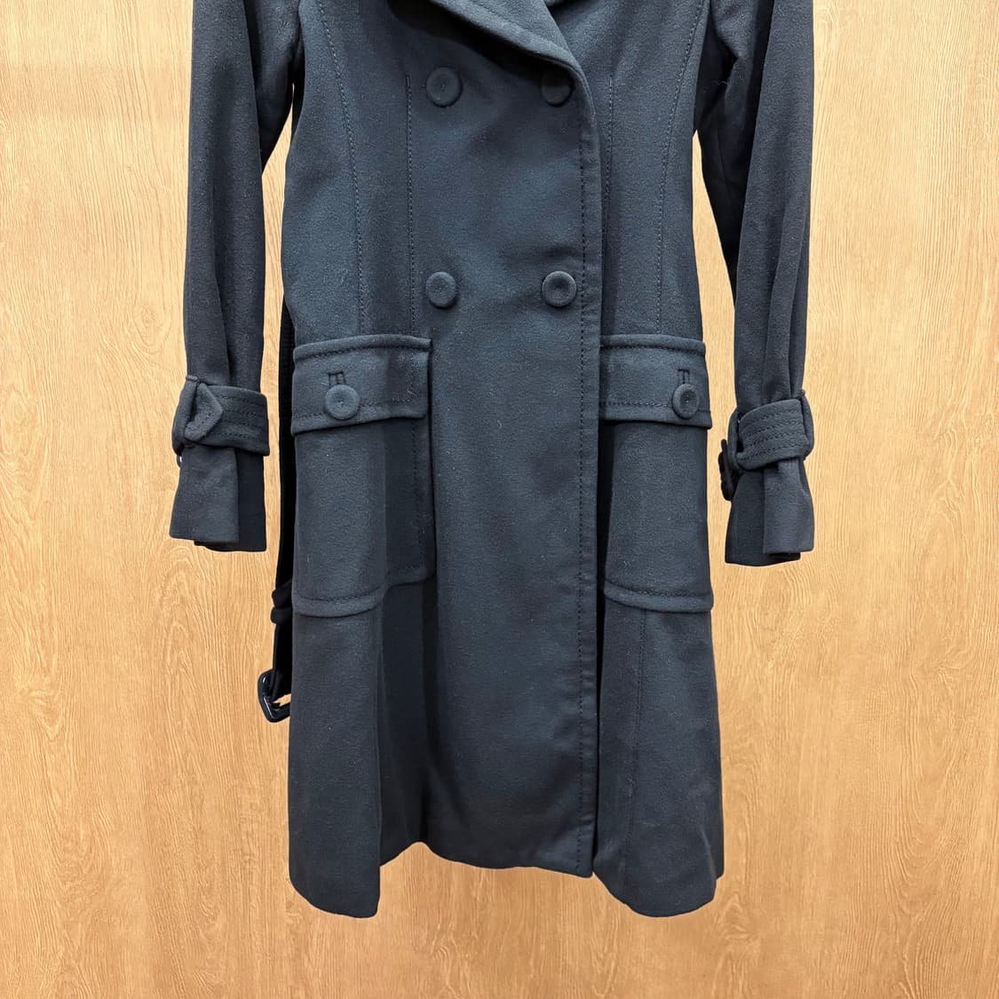 막스앤코 롱 코트 더블 브레스티드 커프스 노치드 라펠 벨트 디테일 블랙 상품이미지5