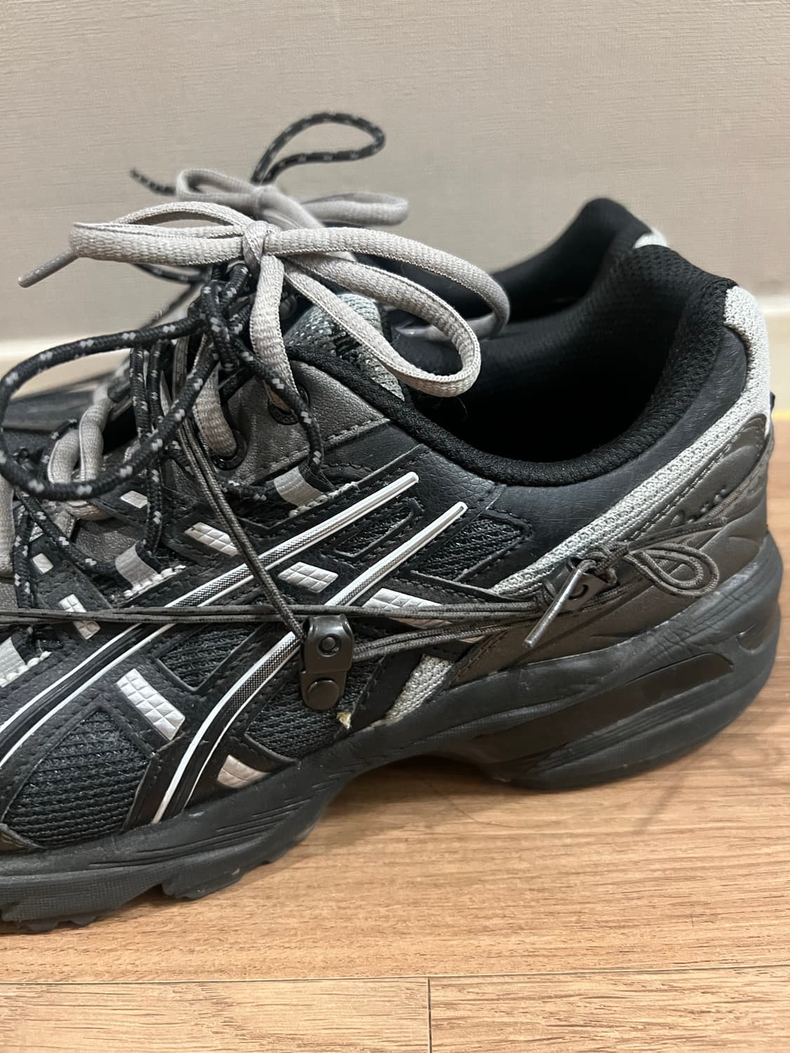 아식스 앤더슨벨 젤 1090 블랙실버 eu43.5 상품이미지3