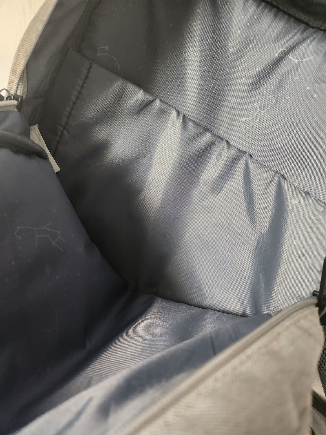 내셔널지오그래픽 백팩

사진처럼 사용감 거의 없이 깨끗해요^^

사이즈  상품이미지4