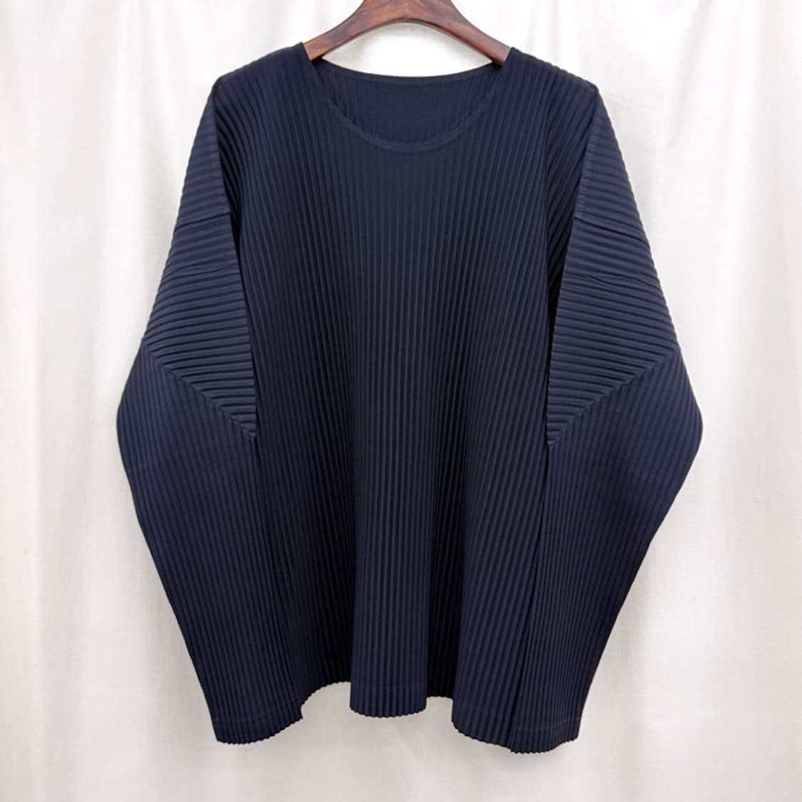 옴므플리세 베이직 롱슬리브 티셔츠 4사이즈 상품이미지1