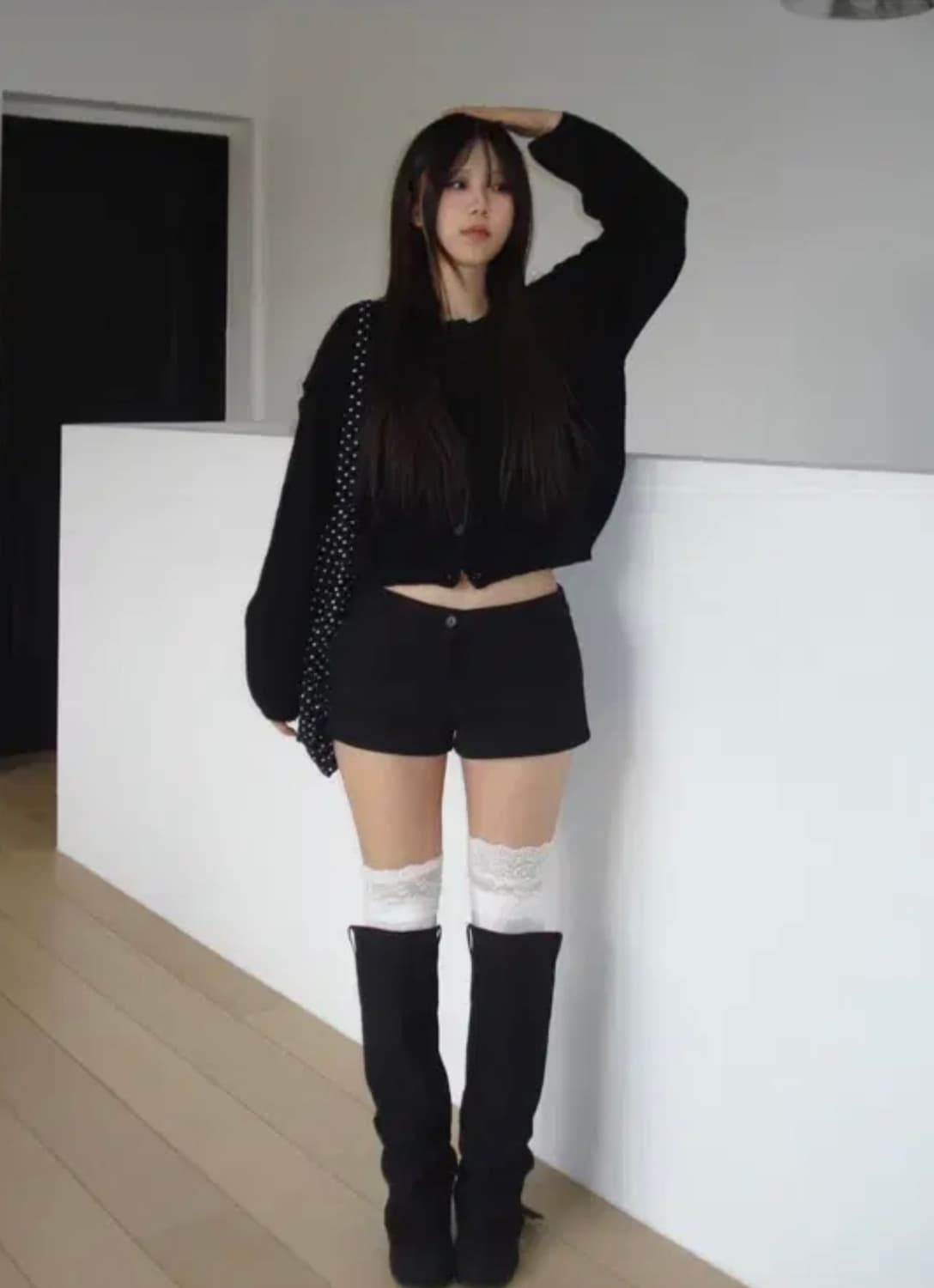 아워캐비넷 bio crop cardigan 블랙 상품이미지1