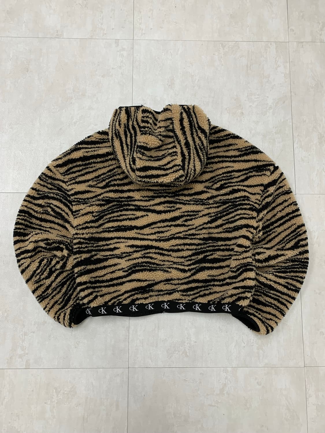 켈빈 클라인 지브라 패턴 폴리스 후드집업 상품이미지8