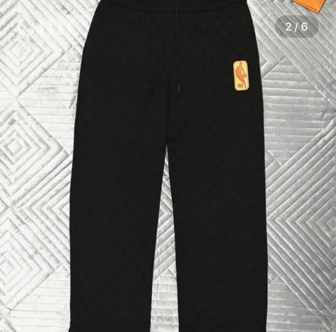 [루이비통 NBA 모노그램 위드 슬릿 와이드 팬츠 | 한정판] 상품이미지2
