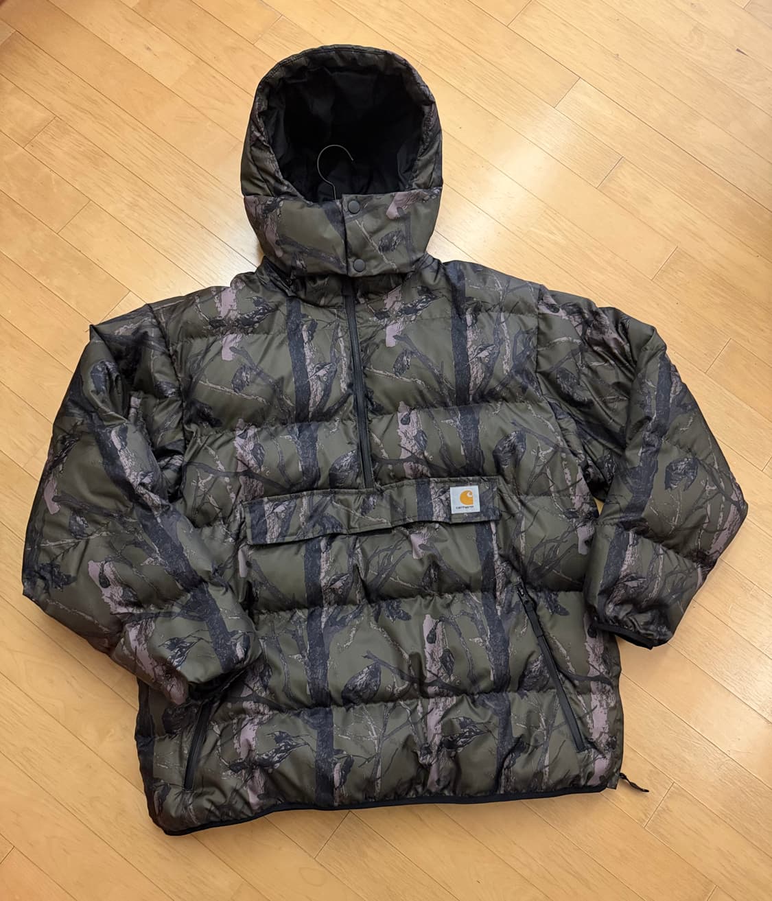 [칼하트] WIP 존스 풀오버 아노락 패딩 점퍼, 카모트리 (XL) 상품이미지1