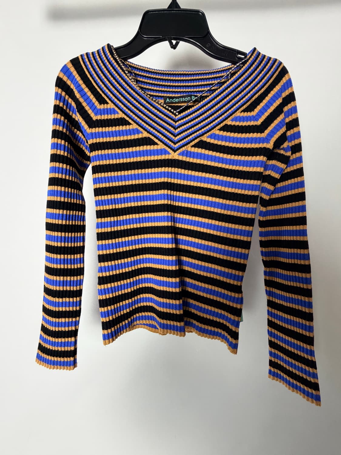 앤더슨벨 여성 크롭 니트티 상품이미지1