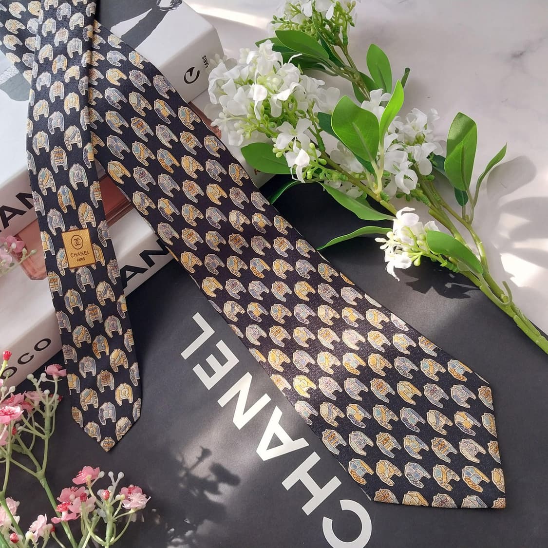샤넬 실크 홀로그램 로고 전체 패턴 넥타이 9.5cm A+등급 K2008 상품이미지3