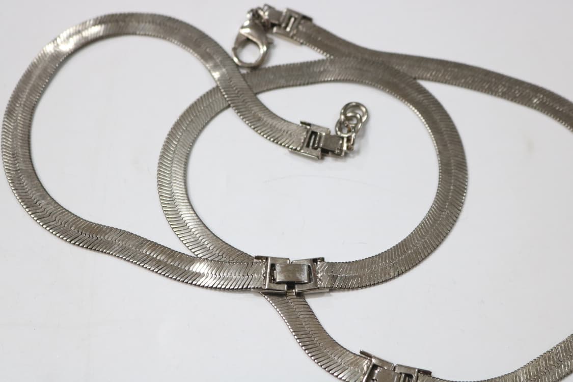 돌체앤가바나 빈티지 로고 인그레이빙 실버 헤링본 초커 목걸이 상품이미지7