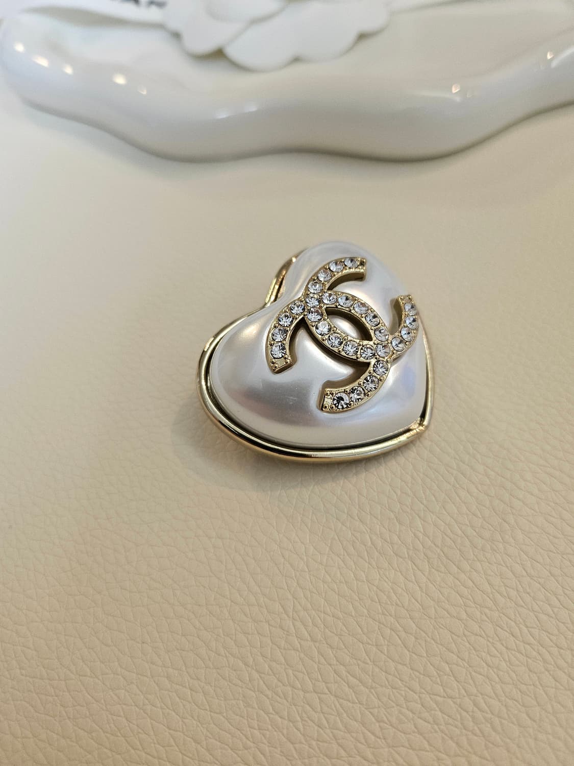 샤넬 진주하트 CC로고 브로치 업사이클링 상품이미지5