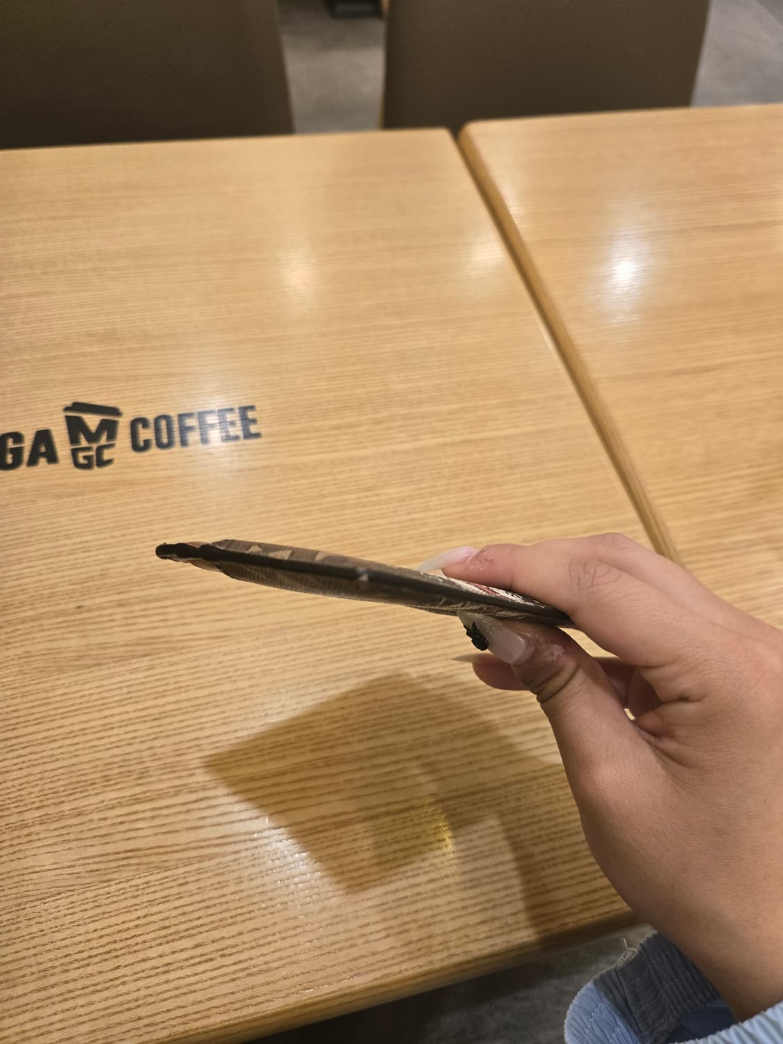 버버리 모노그램 패턴 카드지갑 상품이미지3